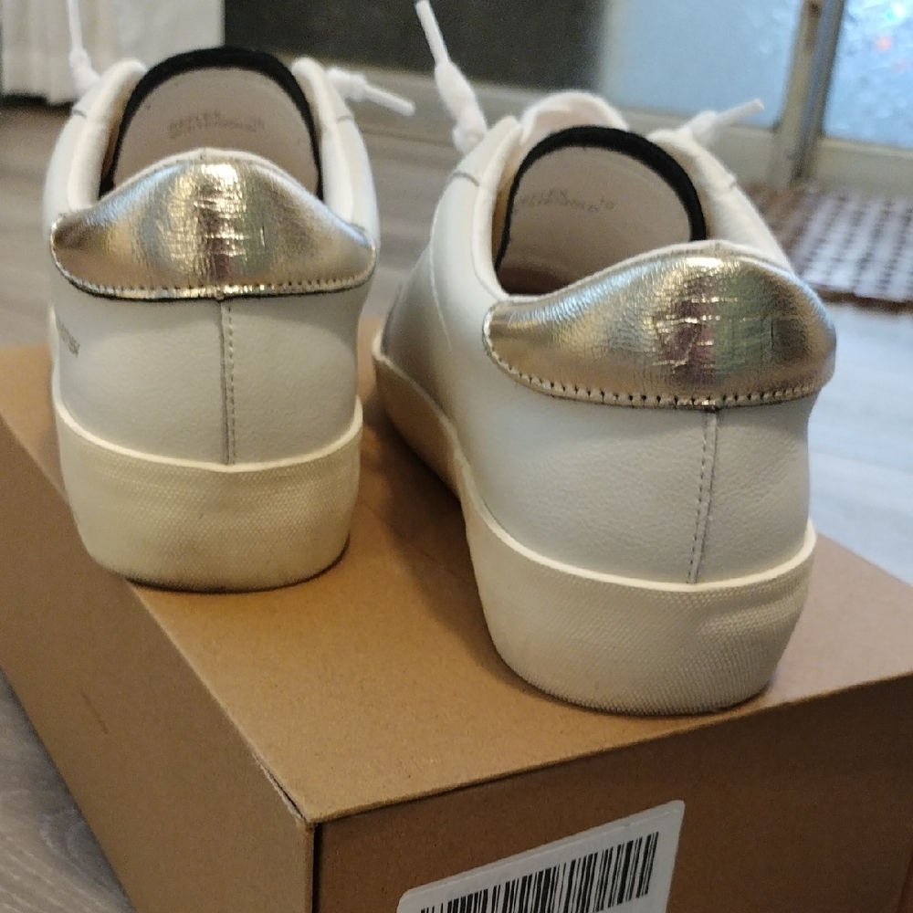 Vintage Havana Cream and Gold Women's Shoes - Picture 2 of 16